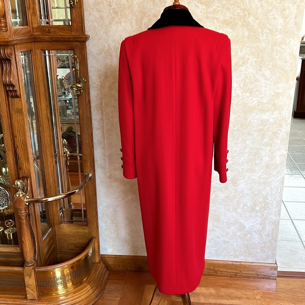 Leslie Fay Red Coat with Black Collar - Picture 7 of 14